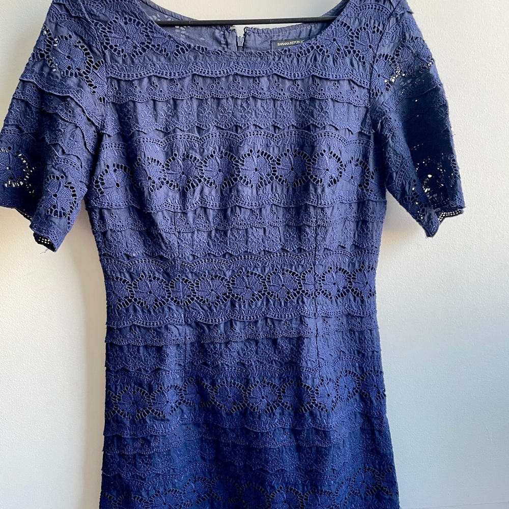 Banana republic short sleeve navy cocktail dress! Only worn twice.